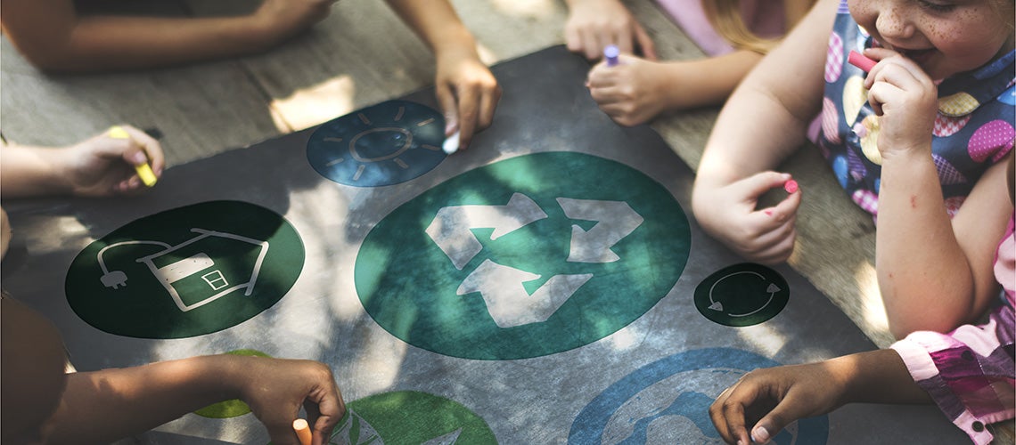 Kids drawing and learning (environment education concept) © shutterstock.com Kids drawing and learning (environment education concept) © shutterstock.com